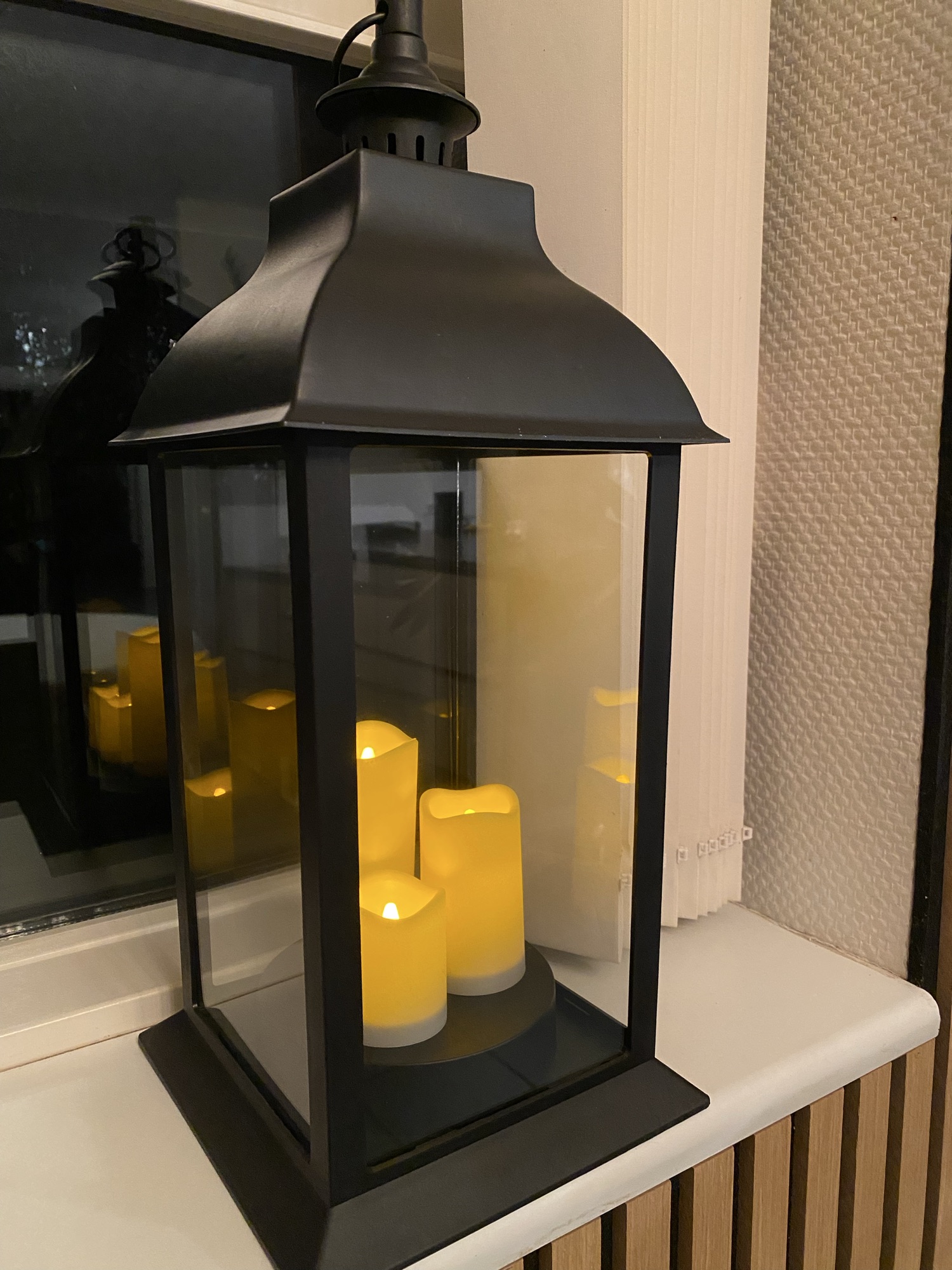 LED Lanterne på 47 cm med 3 bloklys